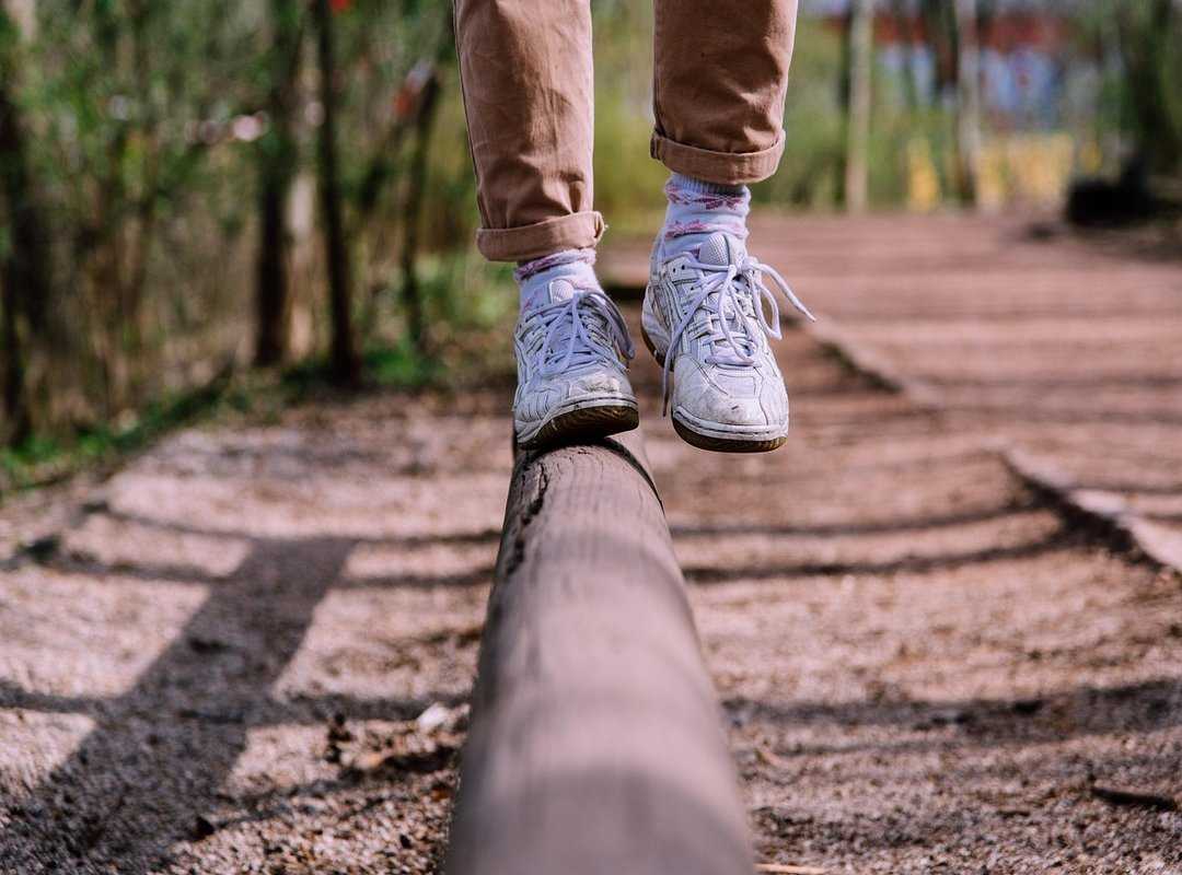 156cm in feet
